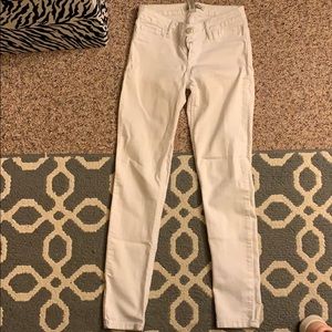 White skinny jeans
